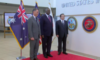 Bộ trưởng Quốc phòng Mỹ, Nhật, Úc gặp nhau tại Hawaii ngày 1/10. (Ảnh: NHK)
