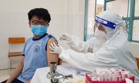 TPHCM phải &apos;đi vay&apos; vắc xin COVID-19 của Đồng Nai