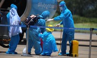 Theo dõi sức khỏe 5 người Nghệ An đi cùng chuyến bay với ca nhiễm Omicron về từ Anh