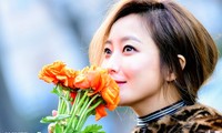 Kim Hee Sun trẻ đẹp ngỡ ngàng trên đất Ý