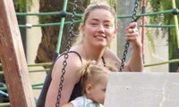 Amber Heard bên con gái và người tình đồng giới