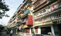 Hàng trăm chung cư cũ tại Hà Nôj vẫn đang chờ được cải tạo