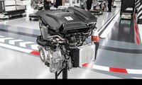 Chi tiết động cơ 4 xi-lanh mạnh mẽ nhất của Mercedes-AMG 