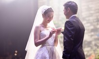Hé lộ loạt ảnh cưới của Đỗ Mỹ Linh chưa được công bố nhưng Hoa hậu Lương Thùy Linh mới gây chú ý