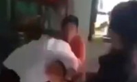 Nữ sinh lớp 7 ở Bình Thuận bị đánh hội đồng, lột đồ 