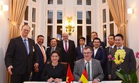 Tập đoàn Aone Deutschland AG (Đức) và Công ty CP nước AquaOne (Việt Nam) đã ký "Biên bản ghi nhớ hợp tác về việc tối ưu hoá và vận hành các nhà máy nước cho AquaOne với giá trị 100 triệu USD”.