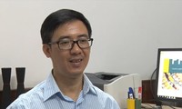 Thầy Đào Tuấn Đạt là giảng viên Vật lý đại cương tại Đại học Bách Khoa Hà Nội, và là phụ trách chuyên môn trường THPT Anhxtanh (Đống Đa, Hà Nội)