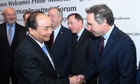 Thủ tướng Nguyễn Xuân Phúc toạ đàm bàn tròn với các doanh nghiệp Hoa Kỳ
