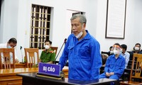 Bị cáo Trịnh Sướng tranh luận tại tòa
