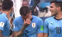 Cầu thủ Uruguay khóc khi bị loại.