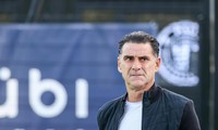 HLV của Pau FC nêu lý do ít dùng Quang Hải