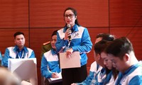 Chị Đoàn Thị Kiều Hương, Bí thư Đoàn Ngân hàng Vietinbank phát biểu tại diễn đàn. Ảnh: Bảo Anh