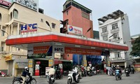 Tại Hà Nội và nhiều thành phố lớn hiện tại người dân đã dễ mua xăng hơn. Ảnh: Nguyễn Bằng 