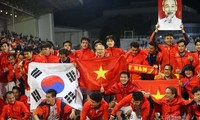 Bóng đá Việt Nam năm 2020: VFF bước tới, thầy Park vững chiêu