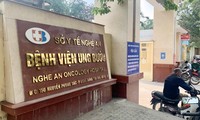 Đại diện Bệnh viện Ung bướu Nghệ An cho biết đã đấu thầu để mua sinh phẩm của Công ty Việt Á nhưng chưa nhận hàng 