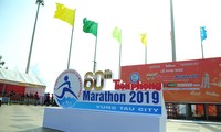 Tiền Phong Marathon 2019 trước giờ khai cuộc Ảnh: HOÀNG MẠNH THẮNG 
