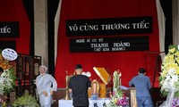 Đồng nghiệp đau buồn bật khóc trong lễ viếng nghệ sĩ Thanh Hoàng