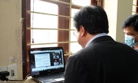 Thứ trưởng Nguyễn Hữu Độ dự lớp học trực tuyến của học sinh trường THCS Chu Văn An, TP Thái Nguyên