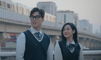 Alan Phạm - Thanh Quỳnh (Người ấy là ai) hóa cặp đôi thanh xuân ngọt ngào trong MV đầu tay