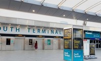 Sân bay Gatwick, Anh vào ngày 20/12, thời điểm nhiều nước bắt đầu áp lệnh cấm bay đến Anh vì e sợ đột biến virus corona chủng mới. Ảnh: PA