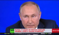 Tổng thống Putin trong buổi họp báo 23/12. Ảnh: Đài RT.