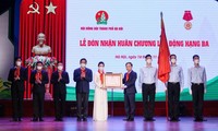Hội đồng Đội TP Hà Nội đón nhận Huân chương lao động hạng Ba. Ảnh: Vương Đức