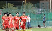 ĐT Việt Nam tập buổi đầu tiên tại Oman, HLV Park Hang-seo xốc lại tinh thần các học trò