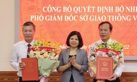 Chủ tịch UBND tỉnh Bắc Ninh Nguyễn Hương Giang trao quyết định bổ nhiệm hai Phó Giám đốc Sở Giao thông vận tải tỉnh Bắc Ninh