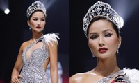 Hoa hậu H’Hen Niê xuất hiện như nữ thần với vai trò vedette trong show thời trang dạ hội