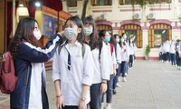 Sau 1 tuần mở cửa trường học, một quận ở Hà Nội dừng dạy học trực tiếp cho teen lớp 12