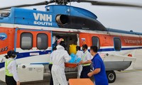 Bệnh viện Quân y 175 phối hợp cùng Binh đoàn 18 Bộ Quốc phòng thực hiện chuyến bay cấp cứu ngư dân từ Trường Sa vào đất liền.