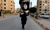 Phần tử khủng bố IS. Ảnh: Reuters