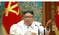 Ông Kim Jong-un trong cuộc họp khẩn với Bộ Chính trị ngày 25/7. Ảnh: Yonhap