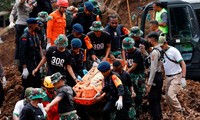 Động đất ở Indonesia: Số người thiệt mạng tăng &apos;sốc&apos;, nhiều nạn nhân là trẻ em đang đi học
