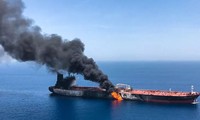Tàu chở dầu Front Altair của Na Uy bị tấn công trên vịnh Oman ngày 13/6/2019. Mỹ cáo buộc Iran thực hiện vụ đánh bom. Ảnh: Getty Images.