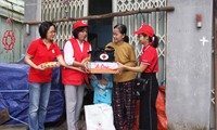 Đà Nẵng trao ngàn túi sơ cứu, nhu yếu phẩm giúp người dân chống bão Noru