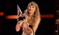 Kết quả American Music Awards 2022 đúng như dự đoán, Taylor Swift tự phá kỷ lục của chính mình