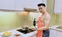 Việt Anh cởi trần nấu ăn nhưng khán giả lại chỉ chú ý đến sự bất thường của căn bếp
