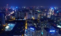 Nhiều chung cư tại Hà Nội cảm nhận rõ động đất trong tối nay (24/12) - Ảnh: Vietnamnet