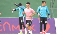 Quang Hải trên sân tập cùng CLB Hà Nội trên sân Gò Đậu chiều 23/6.