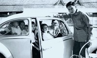 Ông Trần Văn Lai tự lái xe đón gia đình sau giải phóng