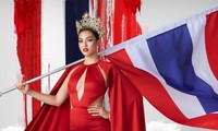 Hoa hậu Hoàn vũ Thái Lan bị kiện vì đứng trên quốc kỳ