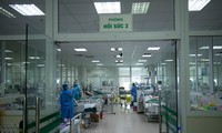 Bệnh nhân COVID-19 điều trị tại Hà Nội đang tăng nhanh. Ảnh: Thái Hà