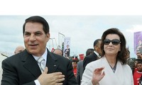Tổng thống bị lật đổ Ben Ali và vợ, bà Leila. Ảnh: Daily Mail