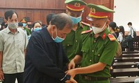 Ông Trầm Bê sau buồi xét xử. Ảnh: Tân Châu.