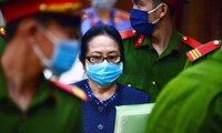 Bà Bạch Diệp phản tố, cho rằng mình bị lừa.