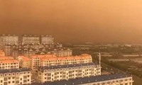 Ô nhiễm không khí, bầu trời thành phố của Trung Quốc chuyển màu cam