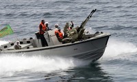 Iran công bố video chặn tàu Mỹ trên Vịnh Ba Tư