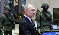Ông Putin phát biểu trước các quan chức và lãnh đạo quân đội Nga. (Ảnh: AP)