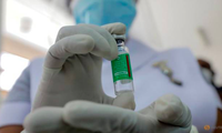 Một liều vắc-xin AstraZeneca sản xuất ở Ấn Độ. (Ảnh: Reuters)